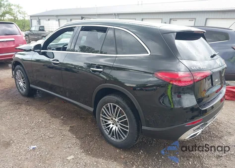 2025 Mercedes-Benz Glc 300 4Matic Suv from USA, damaged, VIN W1NKM4HB2SF365833